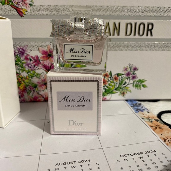 Denim Pouch Beauty Bundle - Picture 7 of 9